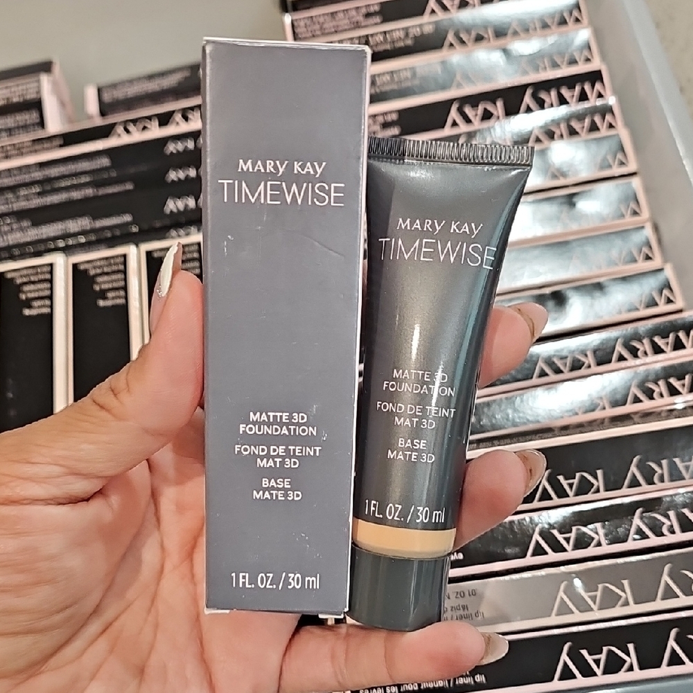 Mary Kay Timewise Matte 3D Foundation - Beige 220